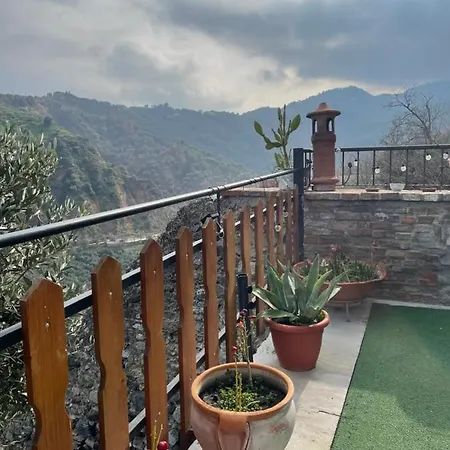 בית נופש La Casa Di Grazia רוסאנו
